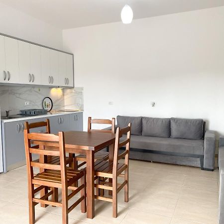 Family Apartments Himara 外观 照片