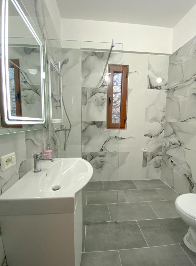 Family Apartments Himara 外观 照片