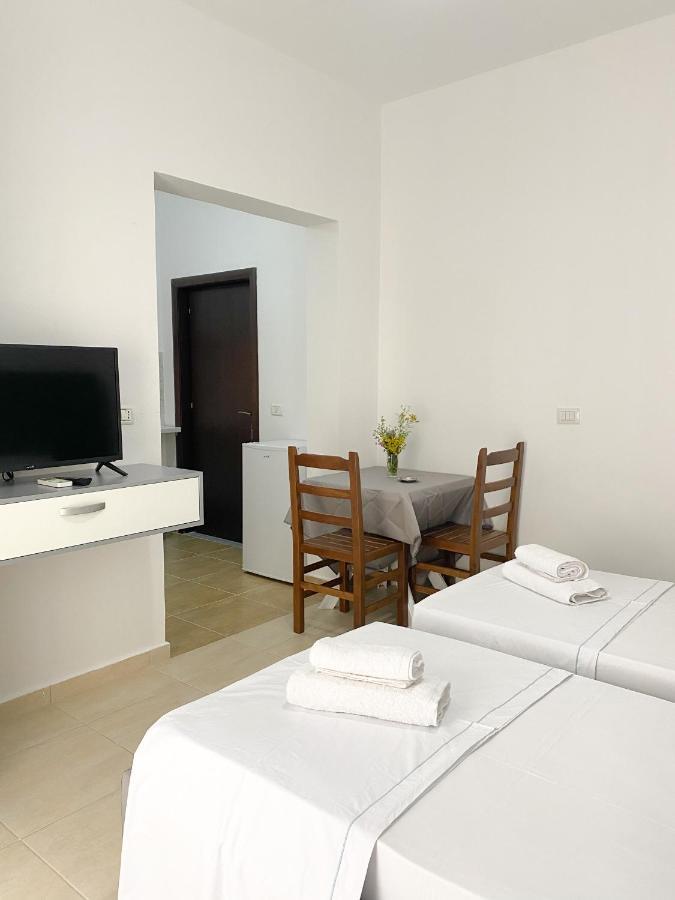 Family Apartments Himara 外观 照片