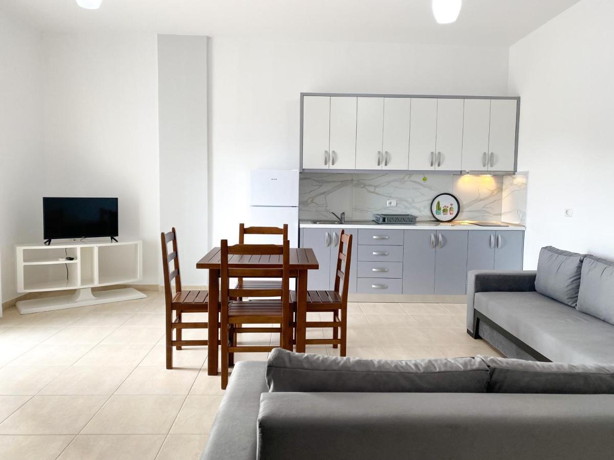 Family Apartments Himara 外观 照片