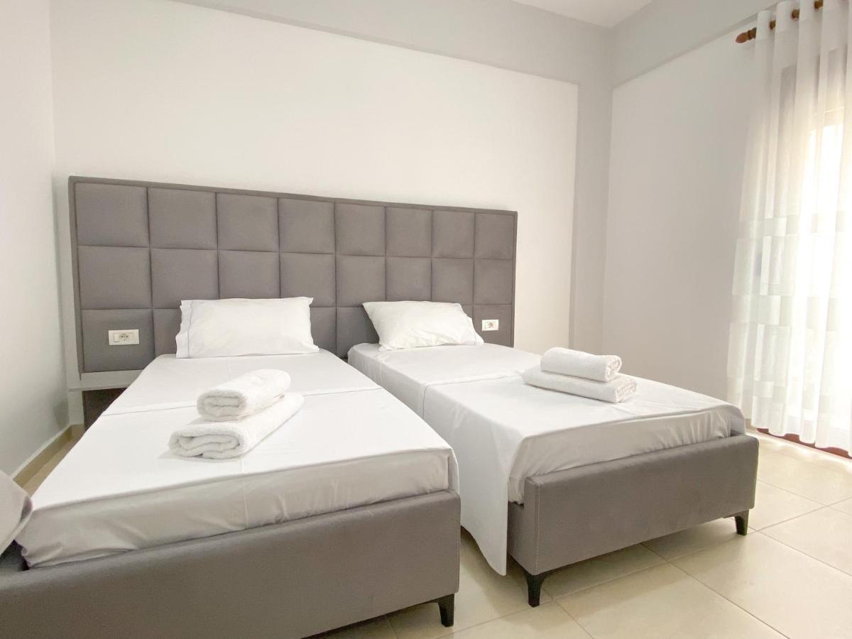 Family Apartments Himara 外观 照片