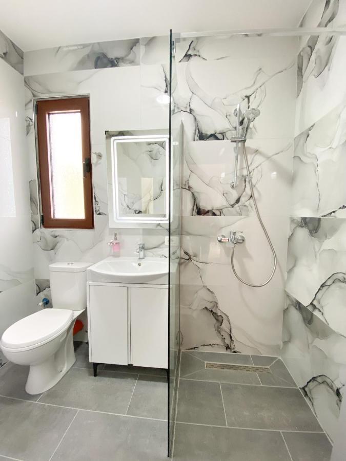 Family Apartments Himara 外观 照片